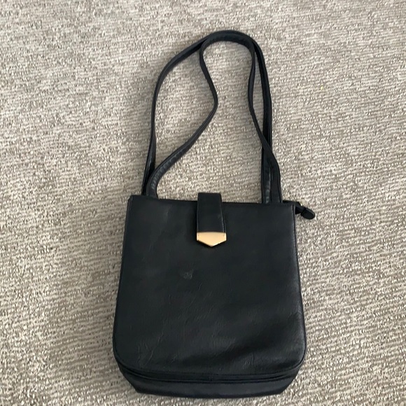 Laura Scott. Black purse. - Picture 1 of 3